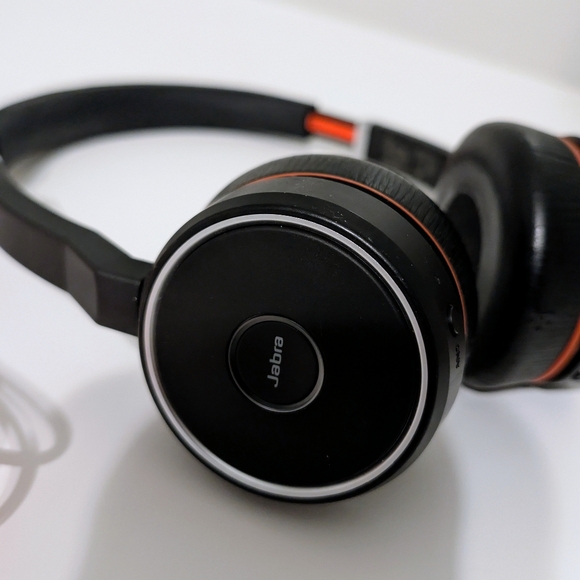 Jabra Evolve Wireless Headset With Mic - Picture 3 of 9